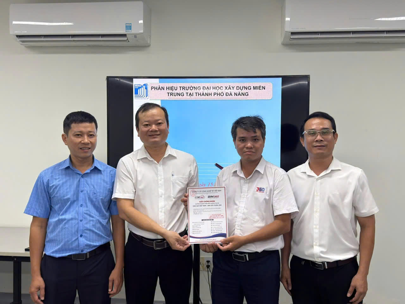 Hoạt động bàn giao/giới thiệu CDE 360 Việt Nam tại Phân hiệu Trường Đại học Xây dựng Miền Trung tại thành phố Đà Nẵng
